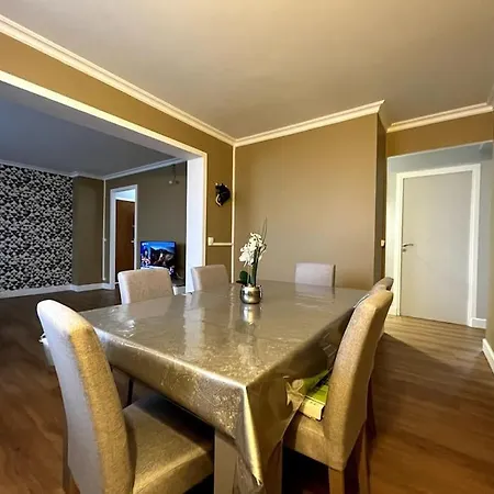 Apartment Familial - *
